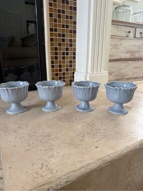 Set of 4  Williams Sonoma Blue Dessert Ice Cream Dishes